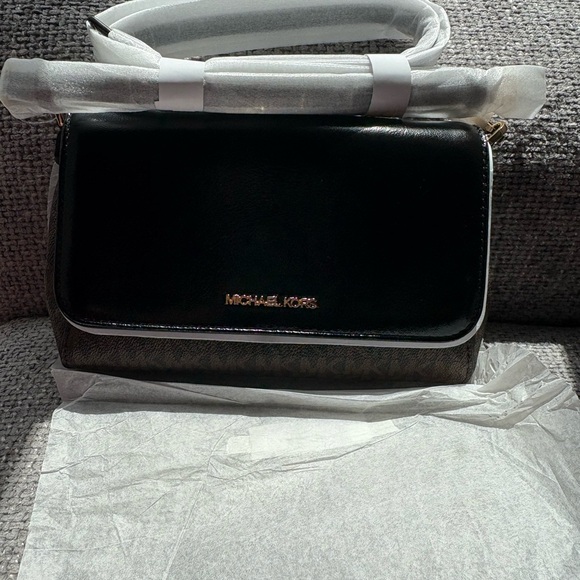 BNWT Authentic Michael Kors Jet Set Black Leather Crossbody sealed ! - Picture 14 of 15